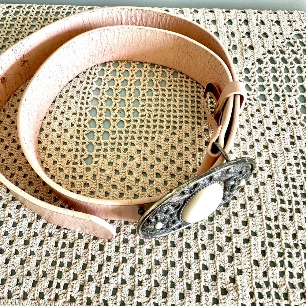 Pink leather belt with silver tone Western style buckle. Women's Size XL - Picture 3 of 11